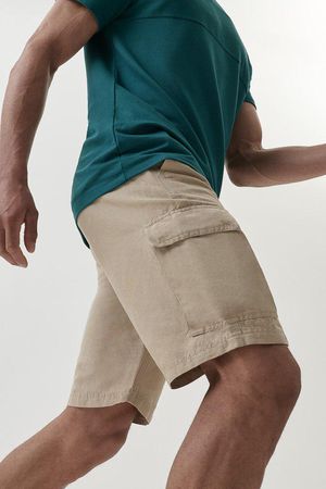Linen Adventure Cargo Shorts in Sahara