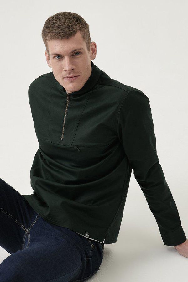 image of Sevin Quarter Zip Shirt in Deep Emerald