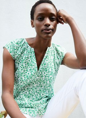 Harriet Organic Blouse in Green Silhouette Floral