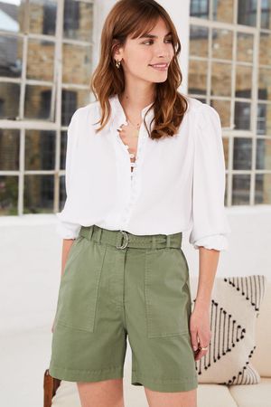 Mirabell Organic Shorts in Light Khaki