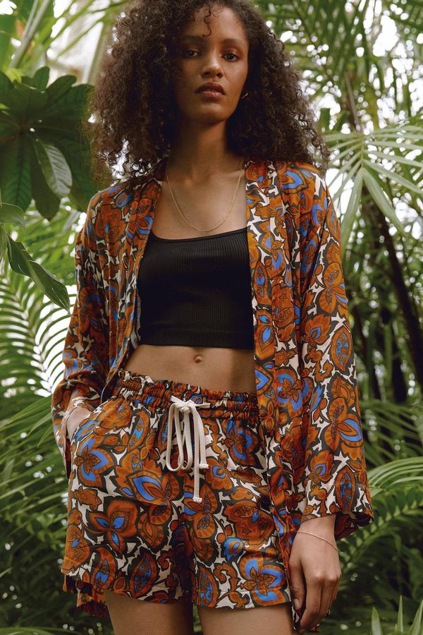 image of Mila Shorts with Ecovero in White Amalfi