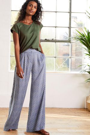 Celia Trousers with  Ecovero in Khaki Woodblock Print