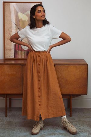 Ursa Linen Skirt in Almond