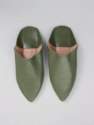 Moroccan Mens Pointed Babouche Slippers in Olive