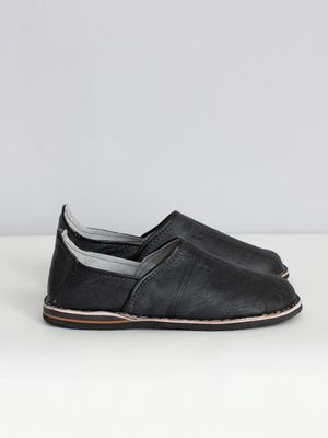 Moroccan Berber Babouche Slippers in Charcoal