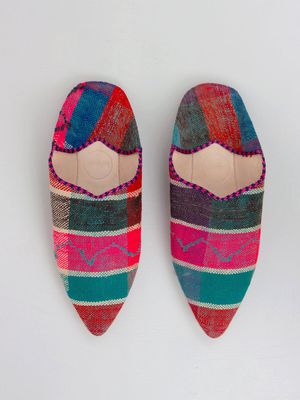 Moroccan Boujad Pointed Babouche Slippers in Marrakech