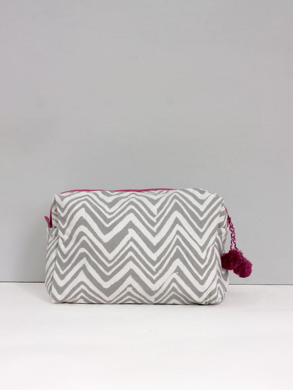image of Zig Zag Washbag in Grey