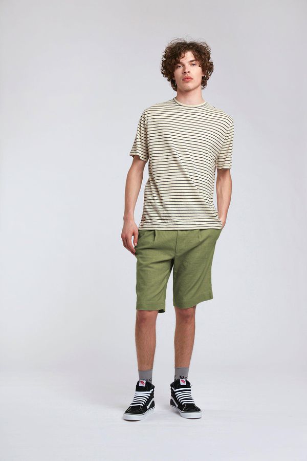 image of Bobby Organic Linen Short in Green