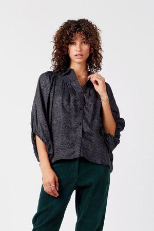 Magic Blouse Cupro in Black Tiger Print