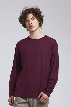 Hakon Hemp Tee in Wine