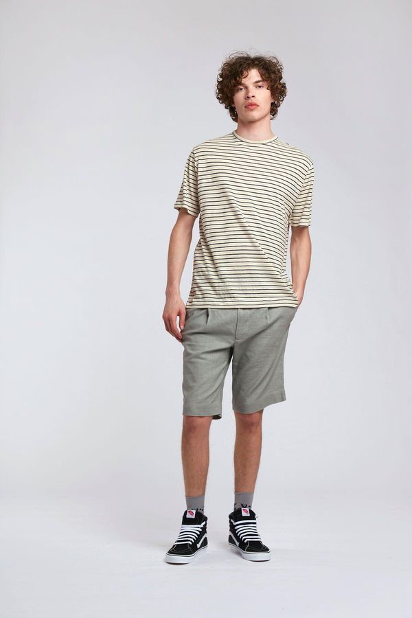 image of Bobby Linen Shorts in Khaki