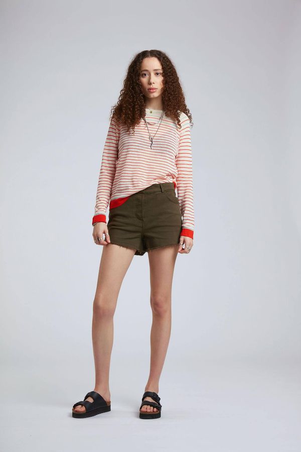 image of Jenja Organic Cotton Short in Khaki