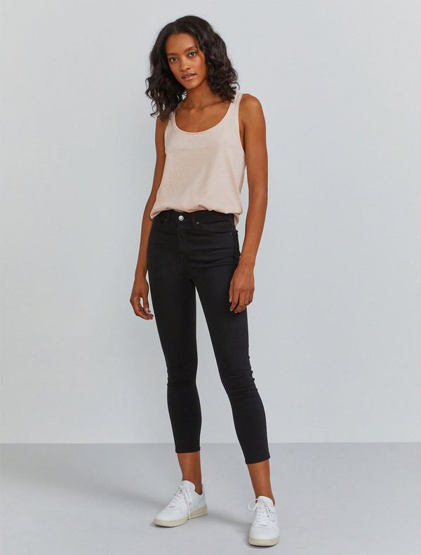 image of Organic Cotton Classic Fit Scoop-Neck Vest in Blush