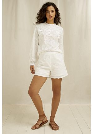 Nova Broderie Shorts in White