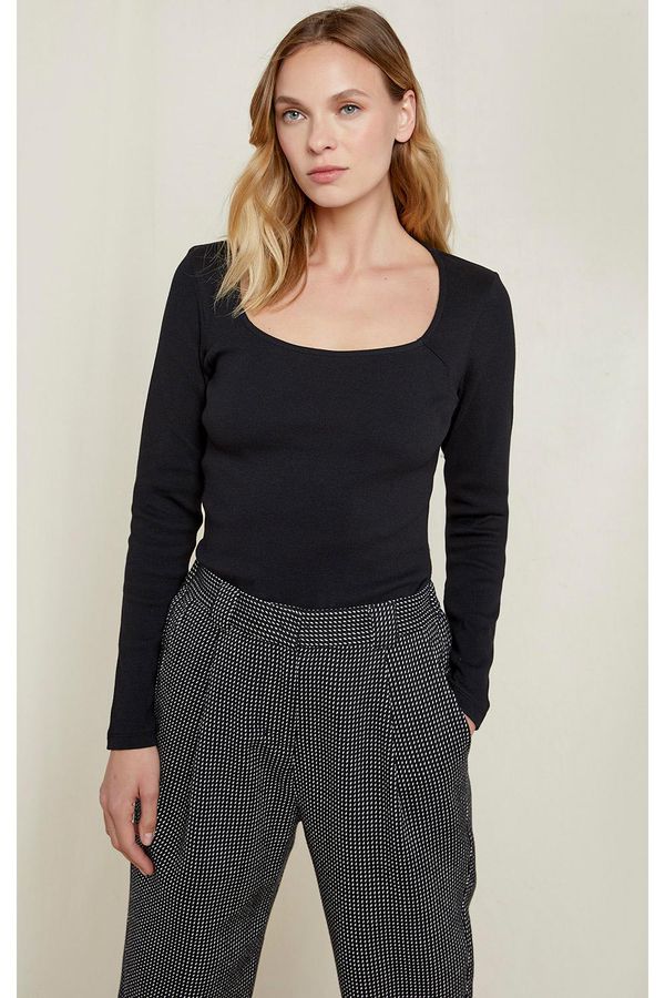 image of Betsy Rib Top in Black
