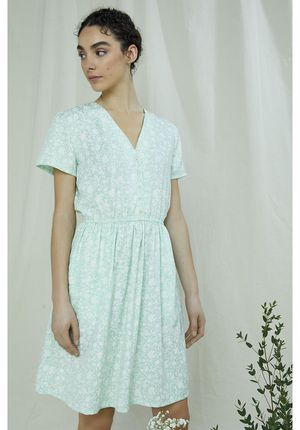 Laura Silhouette Floral Dress in Green