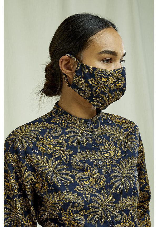 image of Protective Mask in V & A Rosa Print