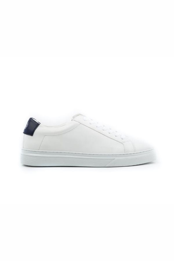 image of Onyx with VEGEA in White and Navy