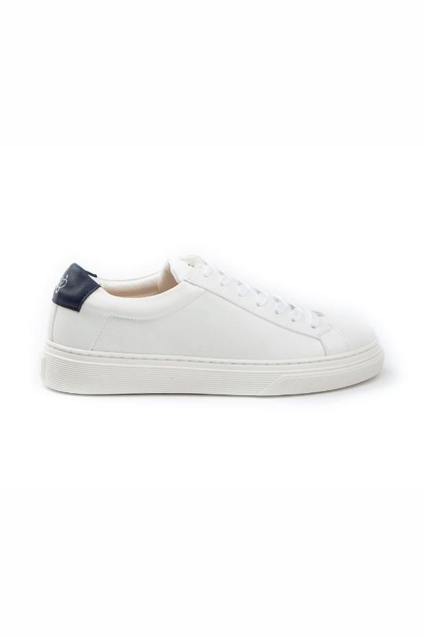 image of Onyx with VEGEA in White and Navy