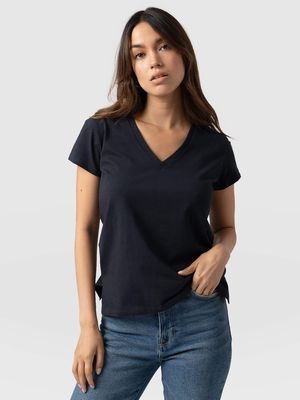 Apartment Tee in Navy