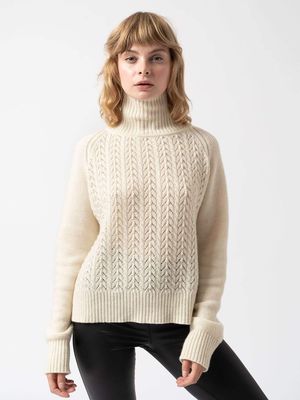 Glen Cable Knit Short Sweater in Cream