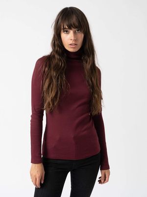 Pocket Roll Neck in Burgundy