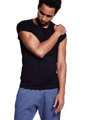 Deep Well Bamboo Fitted Tee in Black