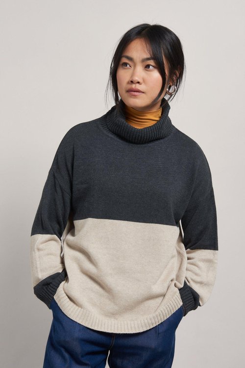Remia organic cotton jumper in charcoal colour from Komodo