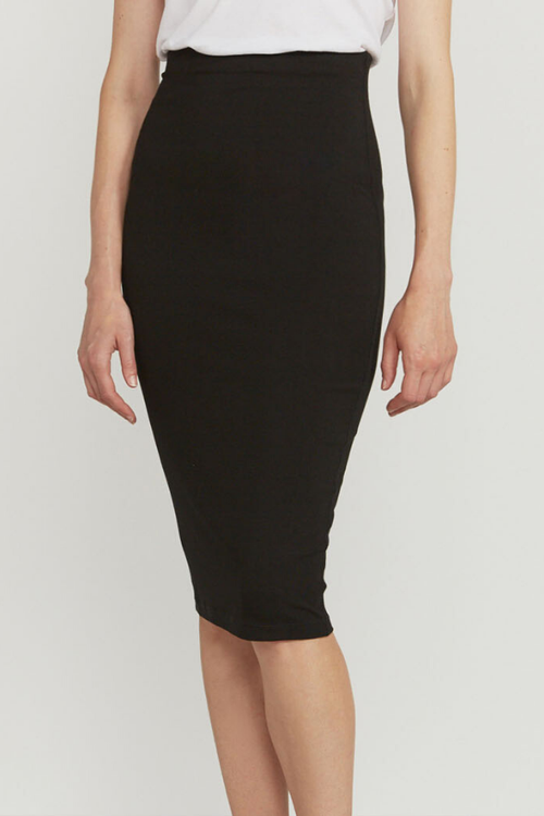 office-outfit-pencil-skirt.png