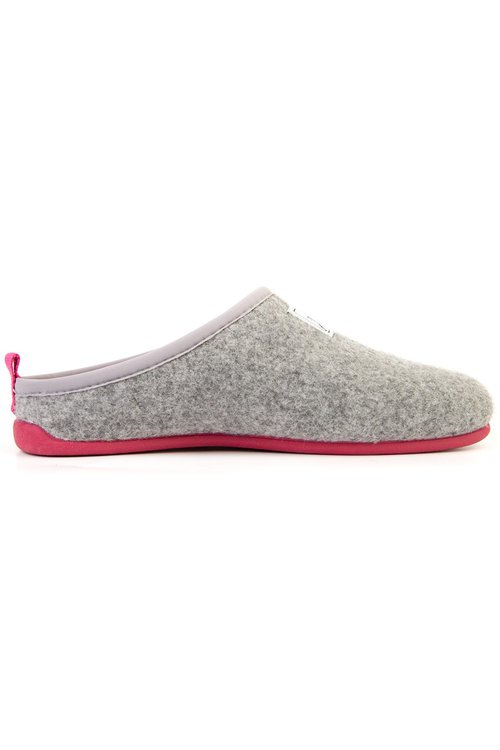 recyced-plastic-bottles-grey-magenta-slippers.jpg