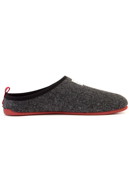 recycledslippers in black and burgundy by mercredy