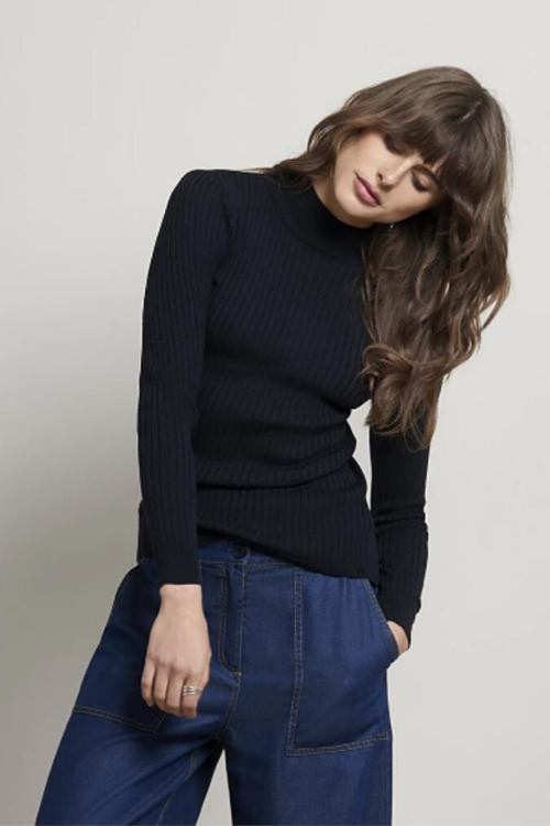 roll-neck-black (2).png