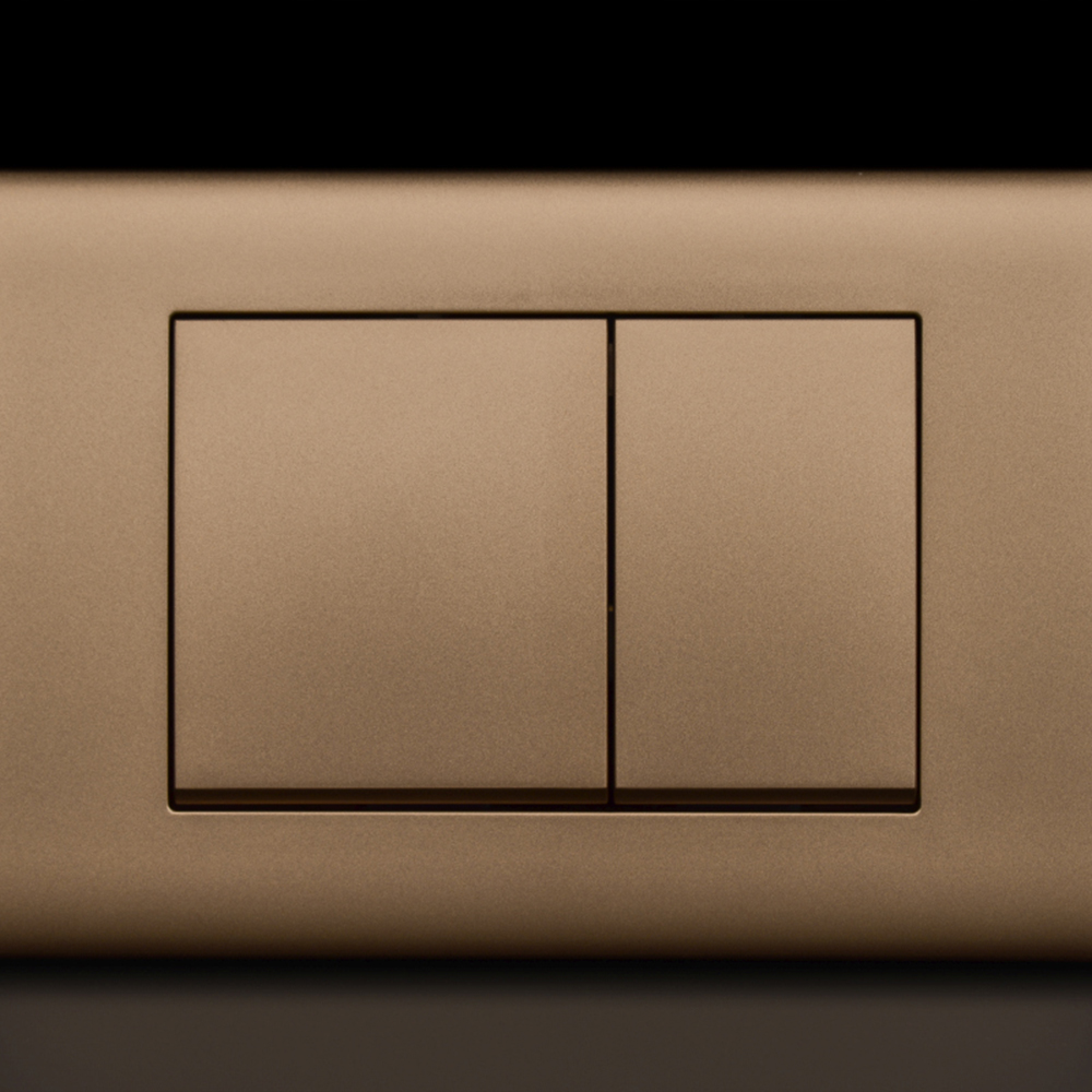 Splachovacie tlačidlo CUBE mat (čierna)