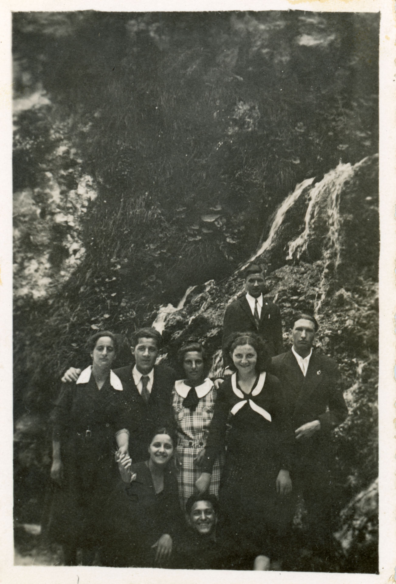 Italiano Cozzarini con dei suoi amici