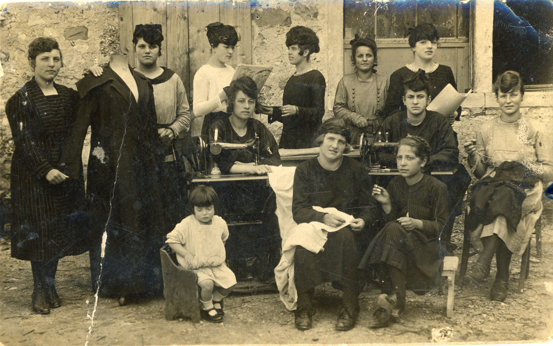 LABORATORIO DI SARTORIA