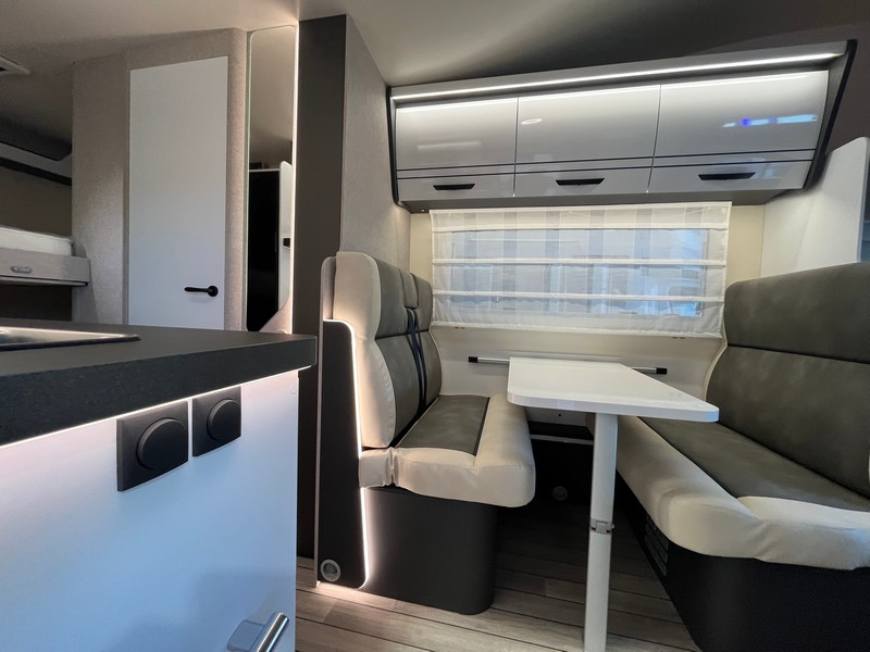 MCLOUIS GLAMYS 320 FORD CAMBIO AUT