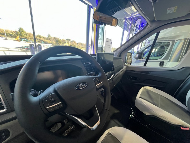 MCLOUIS GLAMYS 320 FORD CAMBIO AUT