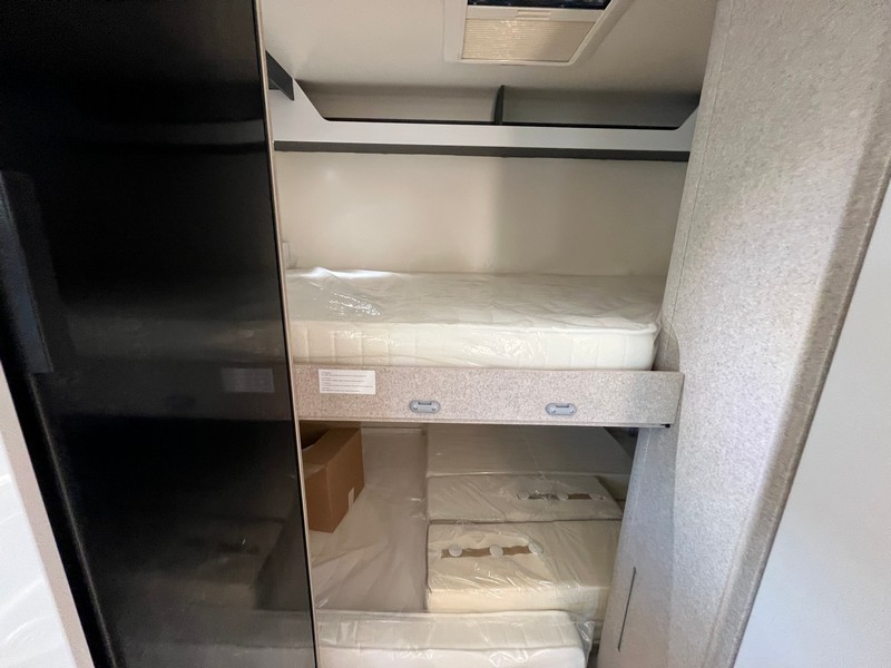 MCLOUIS GLAMYS 320 FORD CAMBIO AUT