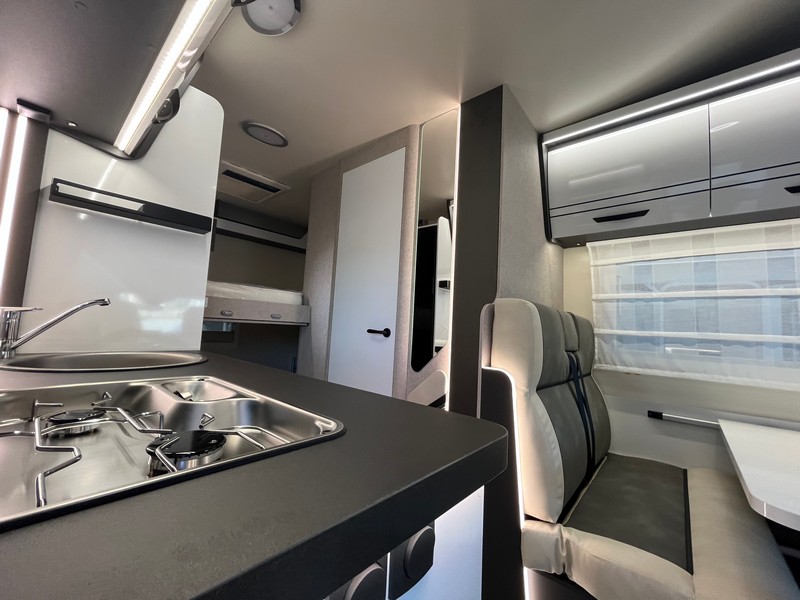 MCLOUIS GLAMYS 320 FORD CAMBIO AUT