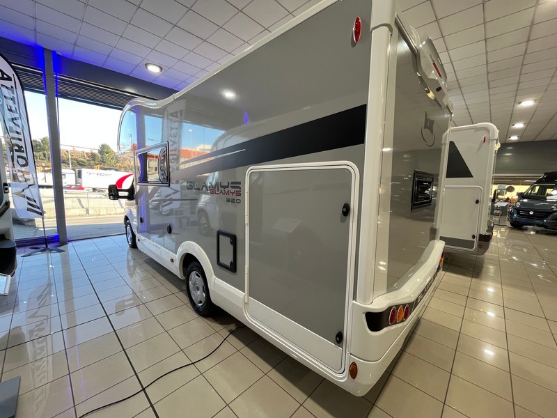 MCLOUIS GLAMYS 320 FORD CAMBIO AUT