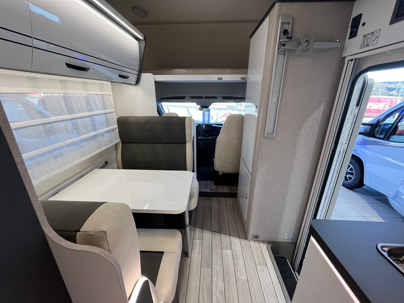 MCLOUIS GLAMYS 320 FORD CAMBIO AUT