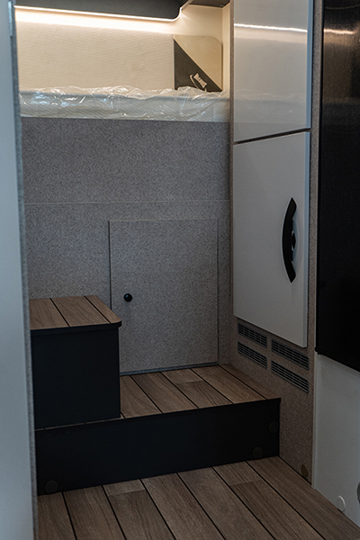 MCLOUIS MC4 300 FORD 360