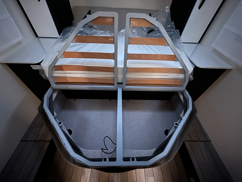 MCLOUIS MC4 300 FORD 379