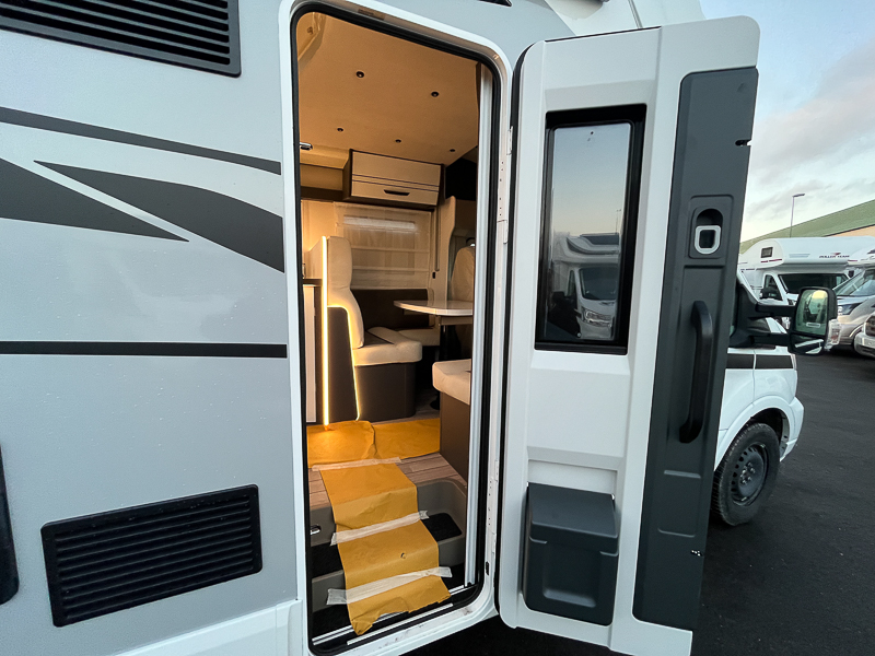 MCLOUIS MC4 300 FORD 379