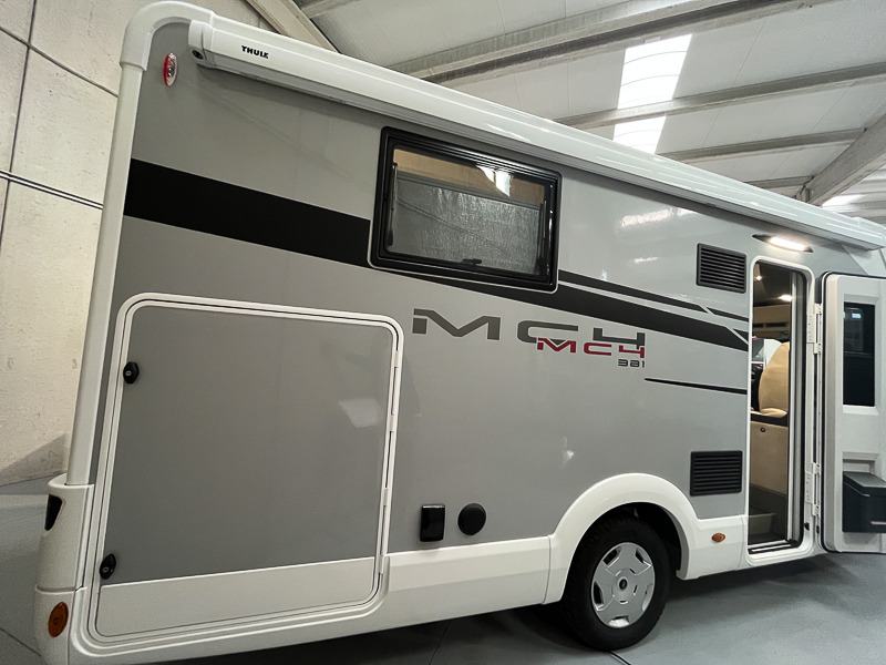 MCLOUIS MC4 300 FORD 381