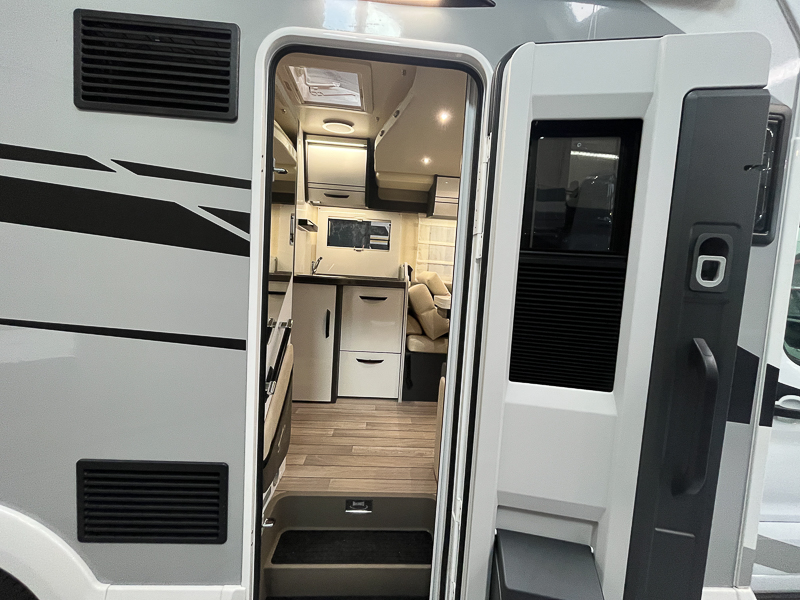 MCLOUIS MC4 300 FORD 381