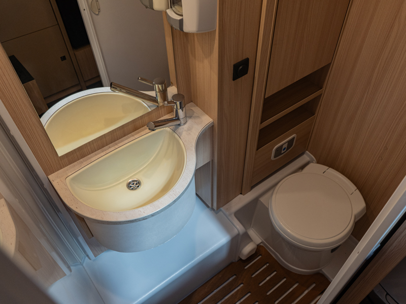 BURSTNER LYSE0 A 700