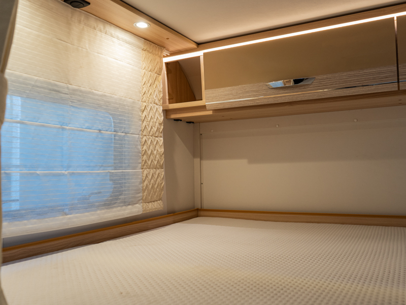 BURSTNER LYSE0 A 700