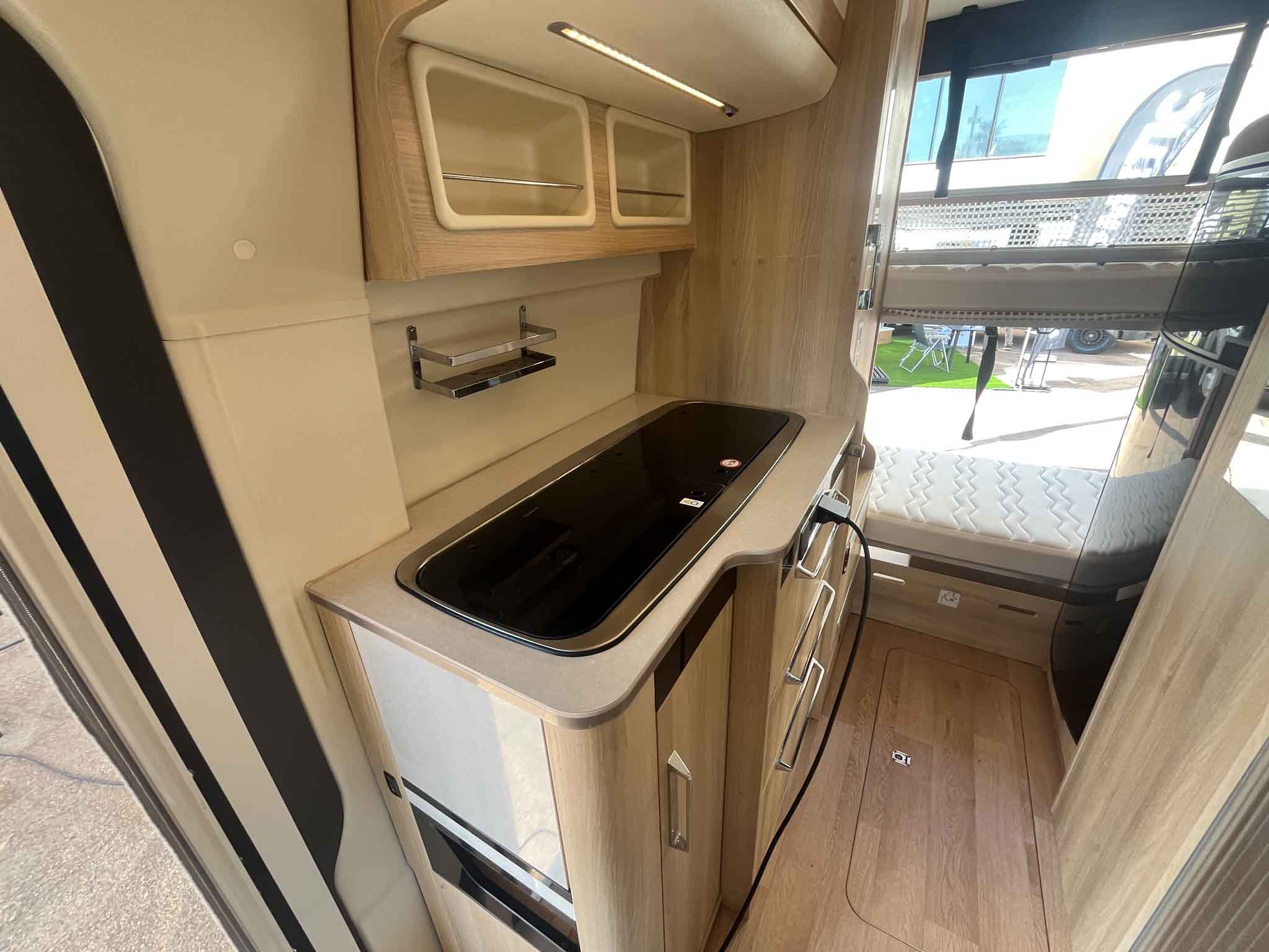 DREAMER FAMILY VAN XL  150CV