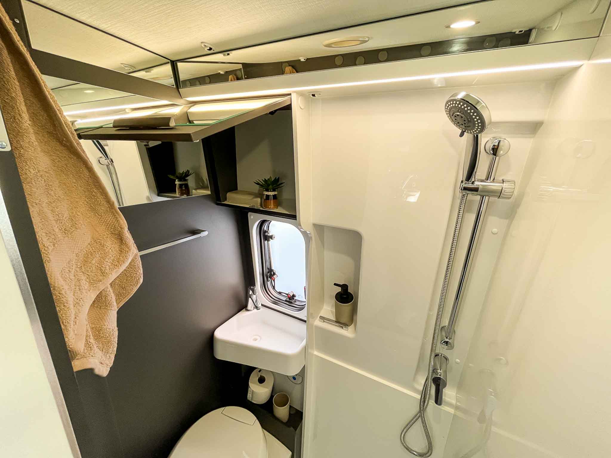 CAMPER MENFYS 3 MAXI S-LINE-4 PLAZAS-113